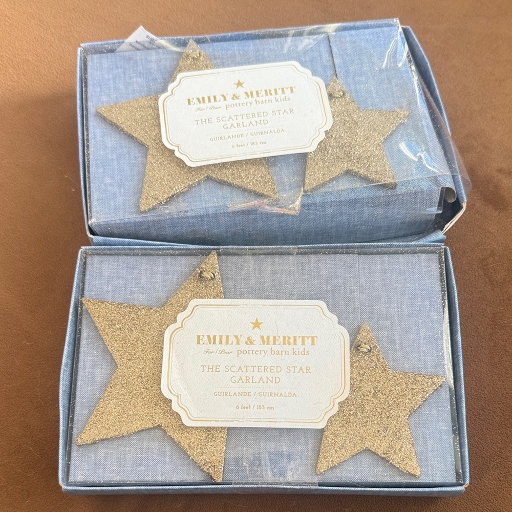 Pottery Barn Kids Scattered Star Garland - Gold